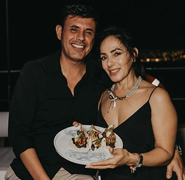 Cena Romántica en Catamarán Privado en Cancún con MAYEY