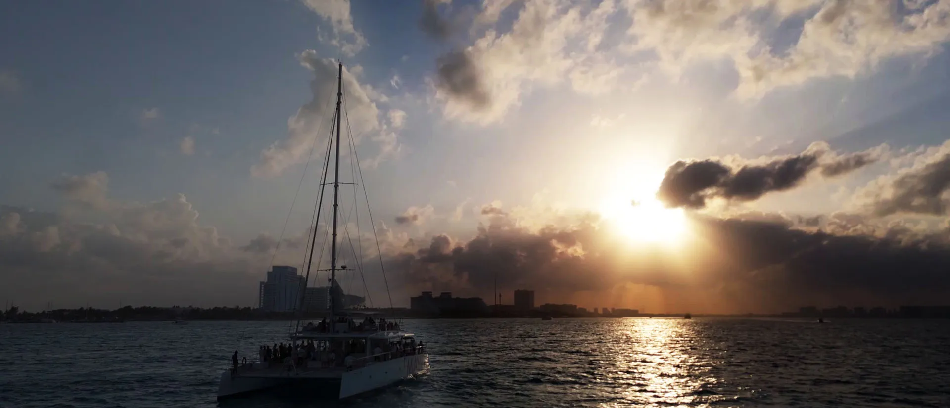 Mayëy catamaran at sunset in Cancun